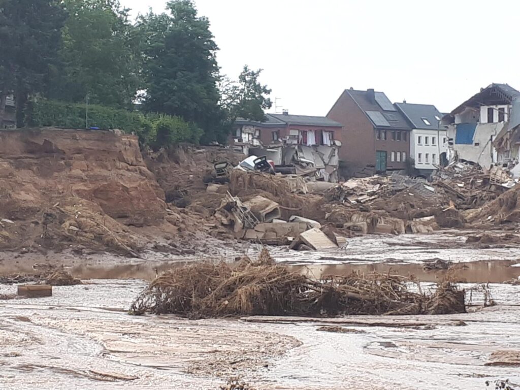 Erfstadt Steinbach Dam landslide IYJP5703